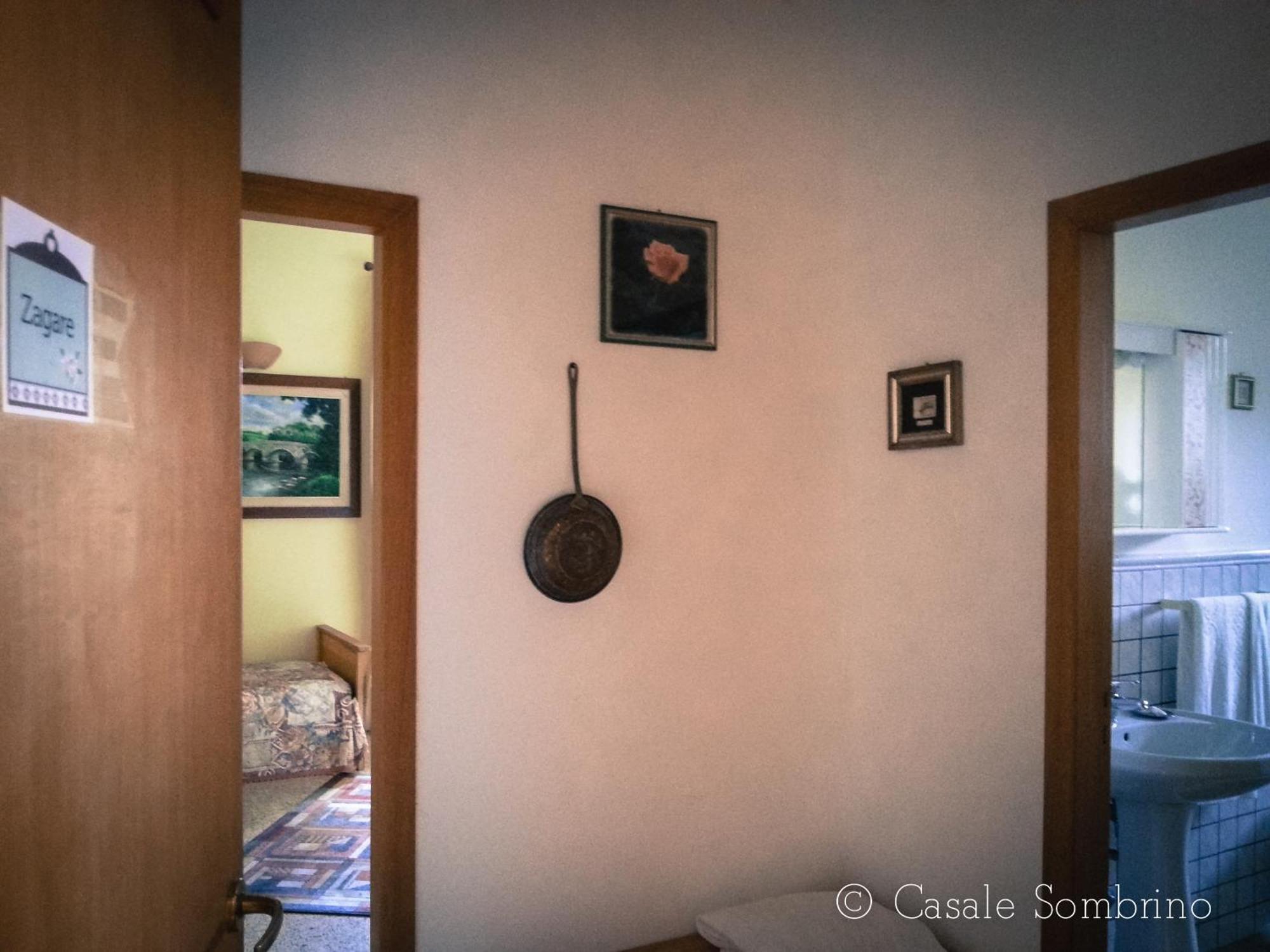 Hostal Casale Sombrino Supersano Habitación foto